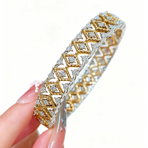 Italienische Handwerks kunst Spitze hohl 18 Karat Gold Natur diamant Armband Exquisites Geschenk - Product Image 1