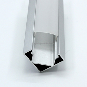 Perfil de esquina Luz LED Extrusión de aluminio 45 90 grados Forma de V <span class=keywords><strong>Perfiles</strong></span> de esquina de aluminio 3M <span class=keywords><strong>Perfiles</strong></span> montados en superficie Led - Product Image 4