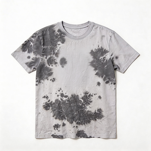 T-shirt HuaYi in cotone/poliestere certificato OEKO-TEX & GOTS, tinto a mano con effetto splatter, ecologico, streetwear unisex. - Product Image 2