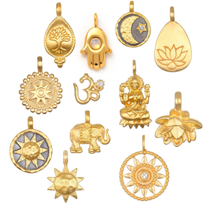 Bouquet de symboles spirituels |   Pendentif charme spirituel en acier inoxydable plaqué or 18 carats pour la fabrication de bijoux |   Bonne fortune et protection - Product Image 1