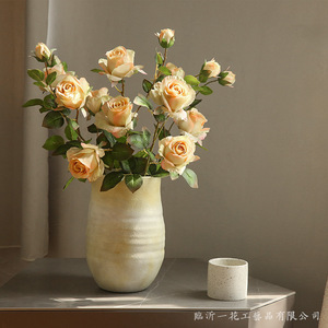 ดอกกุหลาบประดิษฐ์ ยี่ห้อ Yihua Floral Art รุ่น Alice Rose ทำจากผ้าไหม ขนาด 82 ซม. สำหรับตกแต่งบ้าน - Product Image 3