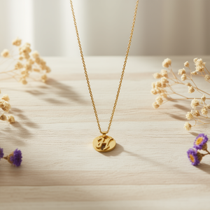 Collar con colgante de letra H de acero inoxidable, joyería de moda en tono dorado de 1,9 cm - Product Image 2