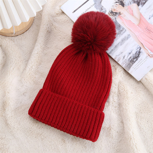 Bonnets en tricot de couleur unie personnalisés en usine, bonnets bon marché et tendance pour adultes, bonnets chauds d'extérieur à revers tie-dye, bonnets pompons pour enfants - Product Image 5