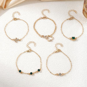 Parures de bijoux plaqués or pour femmes, style minimaliste, avec bracelet et collier sertis d'émeraudes taille cœur, pour un usage quotidien, bijoux raffinés - Product Image 3