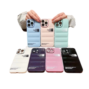 2024 créateur de marque de mode pour iphone étui puffer étui de téléphone pour iphone 14 pro max <span class=keywords><strong>13</strong></span> 12 11 15 Pro étui puffer avec objectif de caméra - Product Image 1