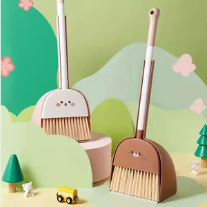 Ensemble balai et pelle portable 2-en-1 écologique avec manche en plastique, design de dessin animé, style moderne, outil de nettoyage des sols domestiques - Product Image 4