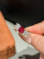 18K Gold Labor-gezüchteter Rubin  Diamantring in D-Farbe, Kissenförmiger Mittelstein, Feiner Schmuck für Frauen, Geschenk, Nur Hochwertige Qualität