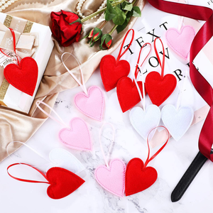 Décorations de la Saint-Valentin en gros, ornements en feutre polyester jetables écologiques en forme de cœur, couleur et taille personnalisées - Product Image 3