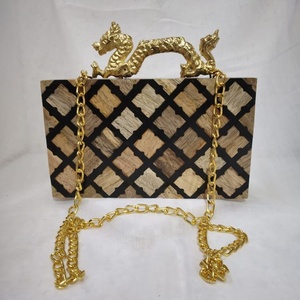 Partywear-pochette en bois indien importé, belle pochette en résine avec bordure en métal pour femme pour soirée - Product Image 4