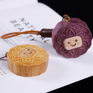 Adorno de madera con forma de pastel de luna Reunion Doll, color violeta ciprés, regalo para mujeres - Product Image 4