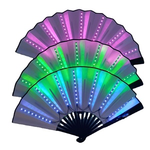 Ventilador de mano de bambú de arte popular de música tallada LED de diseño en blanco de 33cm, luz plegable para fiesta de baile - Product Image 1