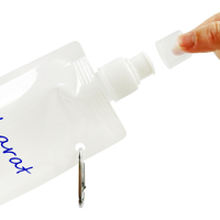 Bouteilles d'eau pliables de voyage réutilisables personnalisées en usine de 500ml 700ml bouteille pliable avec mousqueton