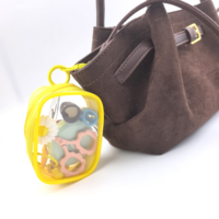 Kit de couture tout-en-un en PVC imperméable multicolore avec mini sac de rangement transparent, comprenant ciseaux, dé à coudre et outils de mesure
