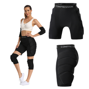 Shorts de protection en plein air, rembourrés de la hanche pour hommes et femmes, pantalons courts pour skateboard, nouvelle collection - Product Image 3