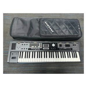 Clavier de scène VR-09 à 73 touches avec action cascade, moteur V-Combo, 3 générateurs de sons (orgue/<span class=keywords><strong>piano</strong></span>/synthétiseur), occasion/d'occasion - Product Image 1