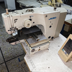 Machine à coudre Juki 1510 d'occasion, vitesse 2000 points/min, 10 000 heures de travail, capacité de couture jusqu'à 0,5 mm d'épaisseur pour sacs de 0,5 mm d'épaisseur, dimensions 150 mm x 100 mm - Product Image 1
