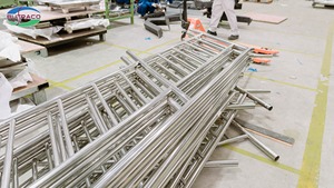 บันไดสเตนเลสดีไซน์แบบ3D สำหรับกลางแจ้งสไตล์เวียดนามมีคุณลักษณะฉุกเฉินสำหรับบันไดทางออกฉุกเฉิน - Product Image 4