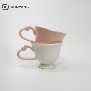 Taza <span class=keywords><strong>de</strong></span> Cerámica <span class=keywords><strong>de</strong></span> Gres a Precio <span class=keywords><strong>de</strong></span> Fábrica, Taza Irregular con Borde Creativo y Asa <span class=keywords><strong>de</strong></span> Corazón, Taza <span class=keywords><strong>de</strong></span> Cerámica <span class=keywords><strong>de</strong></span> Boca Ancha para el Hogar o Regalo - Product Image 1