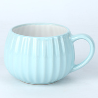 Mug à café en céramique côtelée nordique en gros – Tasse en porcelaine cannelée minimaliste en forme de citrouille avec grande poignée