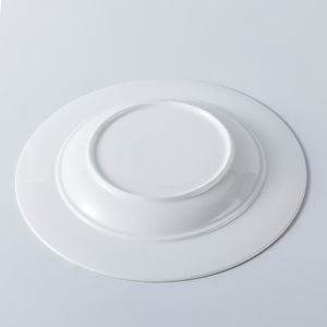 Plato de servir de cerámica de lujo estilo francés YAYU con borde dorado y tapa alta para banquetes, plato de porcelana fina con diseño de abulón. - Product Image 6