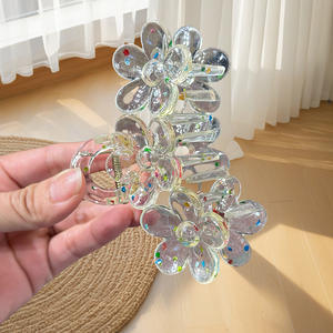 Nouvelle conception créative en résine plastique, grande pince à cheveux à 3 fleurs pour femmes, pince à cheveux florale estivale douce à dégradé de couleurs - Product Image 4
