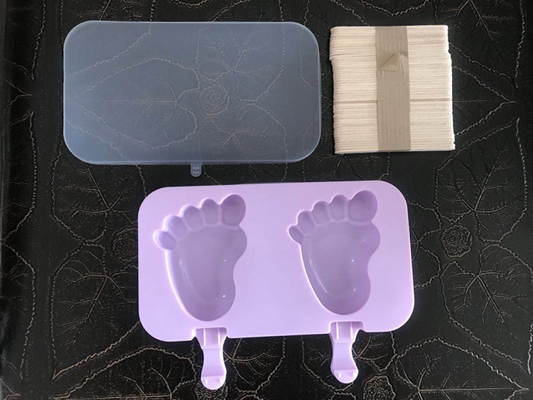 รอยเท้า + 50ชิ้นรากไม้