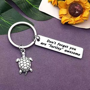 Llavero de Acero Inoxidable Grabado con Tortuga de Viaje, Etiqueta Inspiradora con Encanto de Tortuga 3D, Anillo para Llaves de Metal Pulido para Viajeros - Product Image 3