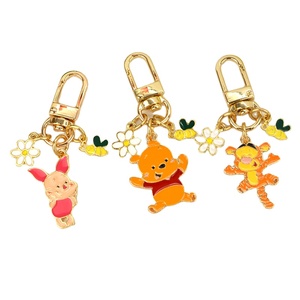 Portachiavi con Logo personalizzato di lusso in morbido smalto Business Souvenir pacchetto personalizzato cartone animato Tigger <span class=keywords><strong>Pooh</strong></span> metallo in lega di zinco - Product Image 1