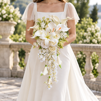 Bouquet de mariée en cascade Dallisten en soie artificielle blanche, avec lys, calla, rose et brins de perles pour fleurs de mariage