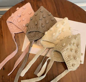 Bonnet et béret pour bébé personnalisés unisexes, broderie florale à la main, style rayé, 100% coton biologique, pour les voyages - Product Image 1