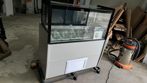 Vitrina Refrigeradora Comercial de 8 Bandejas para Postres y Helados, Congelador de Mostrador para Gelato con Descongelación Automática - Product Image 3