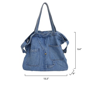 Bolsos cruzados de mezclilla: clásicos y duraderos, con correas ajustables, cierre de cremallera, resistentes al agua, para un transporte elegante y manos libres - Product Image 6