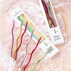 Candela in Paraffina Retrò a Spirale Colorata Placcata Oro per Decorazione Torte e Feste di Compleanno per Bambini - Product Image 2