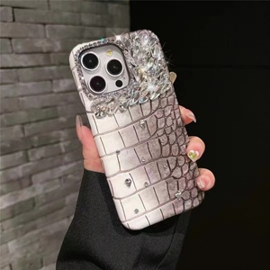 Funda de Piel Sintética de Lujo con Diamantes y Diseño de Cocodrilo para iPhone 16 15 14 13 12 Pro MAX - Product Image 6