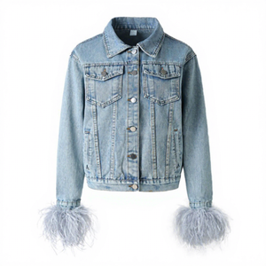 Nouvelle conception Veste en jean personnalisée Veste en jean courte pour femmes avec poignets en fourrure d'autruche amovibles avec expédition rapide de la veste en jean - Product Image 1