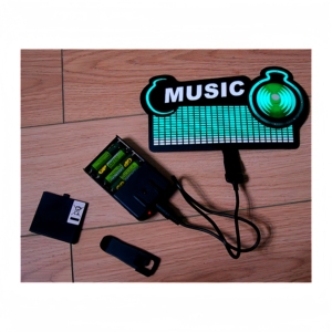 <span class=keywords><strong>Autocollant</strong></span> de <span class=keywords><strong>voiture</strong></span> EL avec flash activé par le son. Synchronise avec la musique de l'autoradio. La synchronisation son-licht transforme votre verre en spectacle de lumière dynamique - Product Image 4