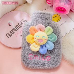 Funda <span class=keywords><strong>de</strong></span> felpa <span class=keywords><strong>de</strong></span> girasol colorida personalizada, botella <span class=keywords><strong>de</strong></span> agua caliente, <span class=keywords><strong>calentador</strong></span> <span class=keywords><strong>de</strong></span> pies <span class=keywords><strong>de</strong></span> mano, bolsa <span class=keywords><strong>de</strong></span> agua caliente encantadora, 037 - Product Image 4