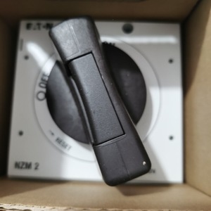 Interruptor Automático de Caja Moldeada Eaton NZM2-XDV, Térmico Magnético, 16 kA, con Manija Giratoria Bloqueable - Product Image 2
