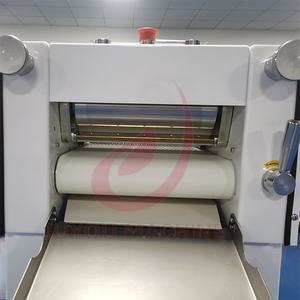 Boulangerie électrique commerciale à haut rendement café français Baguette <span class=keywords><strong>mouleur</strong></span> Machine Baguette pâte façonnage machines - Product Image 2