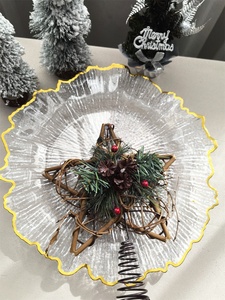 <span class=keywords><strong>Assiette</strong></span> de Noël transparente de 33 cm avec bord doré Assiettes de présentation en plastique en forme de <span class=keywords><strong>fleur</strong></span> Assiettes de présentation de luxe pour mariage - Product Image 5