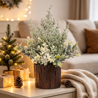 Plante artificielle de Noël en gros, pin floqué, feuillage d'eucalyptus, centre de table de Noël en pot, décoration intérieure pour la maison