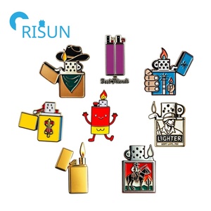 Fabricación de encendedor de Metal esmalte Pin insignia a prueba de viento encendedores de solapa Pin personalizado Zippo encendedor Logo publicidad Pin broche - Product Image 1
