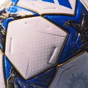 Ballon <span class=keywords><strong>de</strong></span> football professionnel personnalisé Taille officielle 5 Ballon <span class=keywords><strong>de</strong></span> football OEM Cuir PU thermocollé personnalisé pour <span class=keywords><strong>les</strong></span> matchs et l'entraînement - Product Image 4