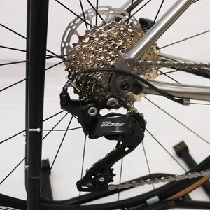 Vélo de route 700c de haute qualité avec cadre en titane, roues en fibre de carbone, 24 vitesses, passage des câbles entièrement interne, roues 700c - Product Image 6