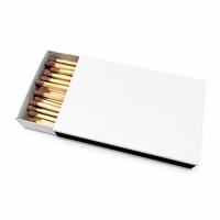 Boîtes d'allumettes longues blanches unies avec logo personnalisé, estampage à chaud, allumettes de sécurité en bois extra longues, vente en gros d'allumettes en vrac directement de l'usine