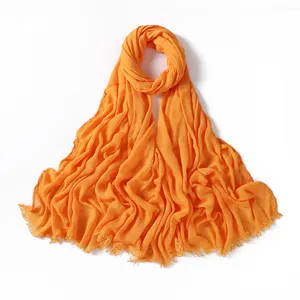Bufanda de algodón arrugada para mujer, chales de talla grande de color liso, longitud y material cálido para invierno