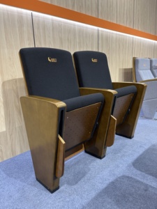 Silla Plegable de Madera HONGJI HJ8005A para Auditorio, <span class=keywords><strong>Teatro</strong></span>, Aula, con Reposabrazos de Madera - Muebles Comerciales - Product Image 6