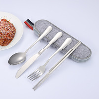 Ensemble de couverts de voyage portable en acier inoxydable de qualité alimentaire avec logo personnalisé, couteau, fourchette, cuillère, baguettes