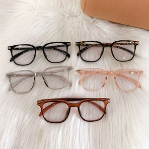 แว่นตาคอมพิวเตอร์กรอบใหญ่ทรงเหลี่ยม รุ่นวินเทจ ปี 2025 สำหรับผู้ชายและผู้หญิง พร้อมโลโก้สั่งทำพิเศษ เปลี่ยนสีได้ ป้องกันแสงสีฟ้า - Product Image 4