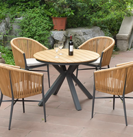 Ensemble table et chaise de bar et café d'extérieur de style minimaliste